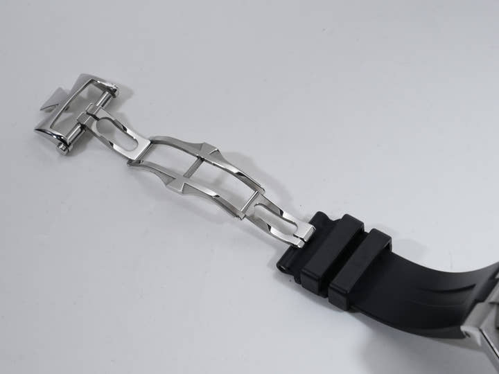 ヴァシュロンコンスタンタン オーヴァーシーズ デュアルタイム Ref.47450/000W-9511 ステンレススチールxチタン グレー文字盤 中古 5oo3op8x