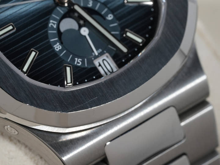 パテックフィリップ ノーチラス アニュアルカレンダー ムーンフェイズ Ref.5726/1A-014 ステンレススチール ブルー、ブラックグラデーション文字盤