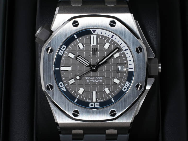 Audemars Piguet Royal Oak Offshore Diver Ref. 15720ST.OO.A009CA.01 Stainless Steel Gray Dial
