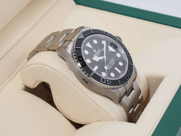 ロレックス ヨットマスター42 Ref.226627 RLXチタン ブラック文字盤