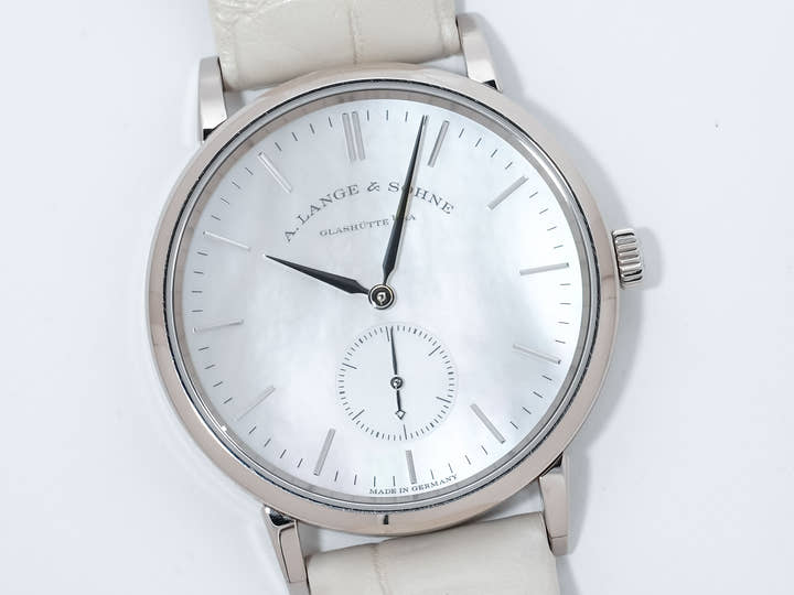 A.ランゲ&ゾーネ サクソニア Ref.219.047 ホワイトゴールド ホワイトシェル文字盤 中古 9mgkesdt