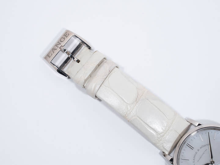 A.ランゲ&ゾーネ サクソニア Ref.219.047 ホワイトゴールド ホワイトシェル文字盤 中古 9mgkesdt