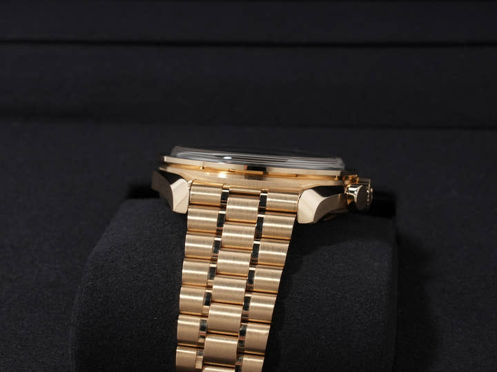 オメガ スピードマスター ムーンウォッチ プロフェッショナル Ref.310.60.42.50.99.002 シャンパン文字盤 極美品 99auntf8