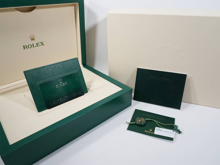 ロレックス デイトナ Ref.116506 プラチナ アイスブルー文字盤