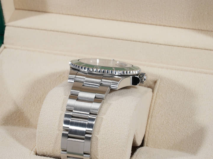 ロレックス サブマリーナー デイト Ref.116610LV ステンレススチール グリーン文字盤