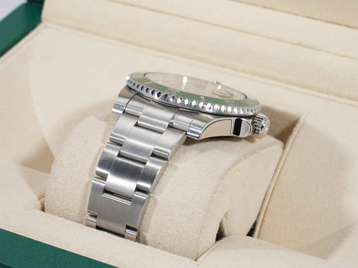 ロレックス サブマリーナー デイト Ref.116610LV ステンレススチール グリーン文字盤