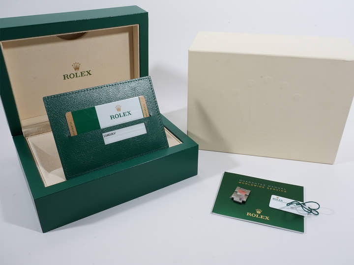 ロレックス サブマリーナー デイト Ref.116610LV ステンレススチール グリーン文字盤