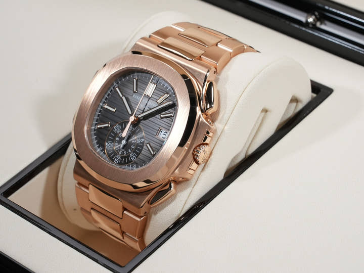 パテックフィリップ ノーチラス クロノグラフ Ref.5980/1R-001 ローズゴールド ブラックグラデーション文字盤