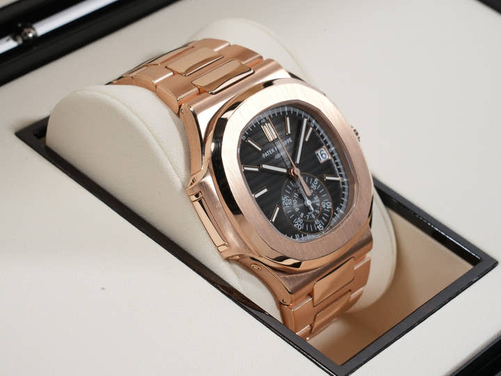 パテックフィリップ ノーチラス クロノグラフ Ref.5980/1R-001 ローズゴールド ブラックグラデーション文字盤