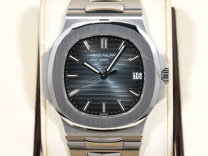 パテックフィリップ ノーチラス Ref.5711/1A-010 ステンレススチール ブルー文字盤