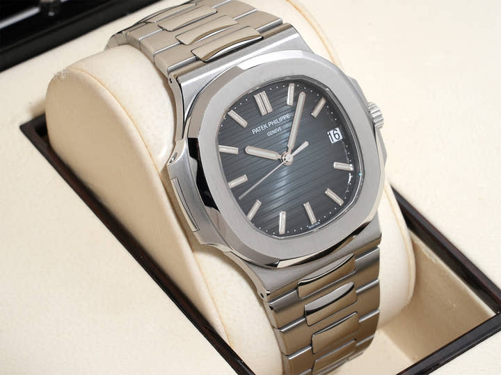 パテックフィリップ ノーチラス Ref.5711/1A-010 ステンレススチール ブルー文字盤