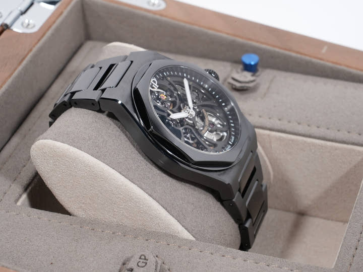 ジラールペルゴ ロレアート スケルトン セラミック Ref.81015-32-001-32A BLACK CE スケルトン文字盤 美品 accpqn3m