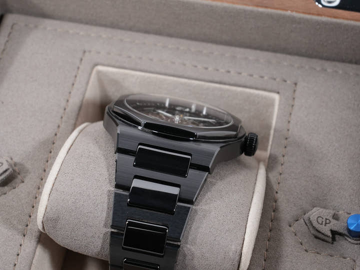 ジラールペルゴ ロレアート スケルトン セラミック Ref.81015-32-001-32A BLACK CE スケルトン文字盤 美品 accpqn3m