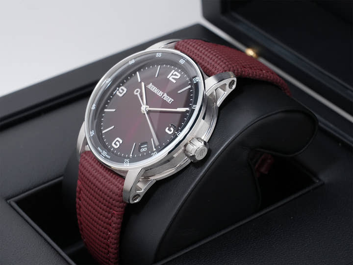 オーデマピゲ CODE 11.59 バイ オーデマ ピゲ Ref.15210BC.OO.A500KB.01 ホワイトゴールド スモークバーガンディーラッカー文字盤