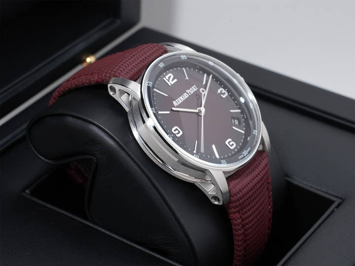 オーデマピゲ CODE 11.59 バイ オーデマ ピゲ Ref.15210BC.OO.A500KB.01 ホワイトゴールド スモークバーガンディーラッカー文字盤