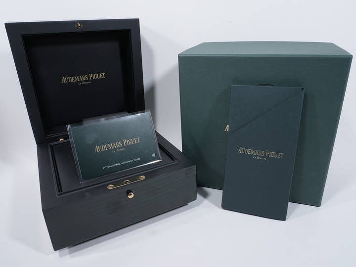 オーデマピゲ CODE 11.59 バイ オーデマ ピゲ Ref.15210BC.OO.A500KB.01 ホワイトゴールド スモークバーガンディーラッカー文字盤