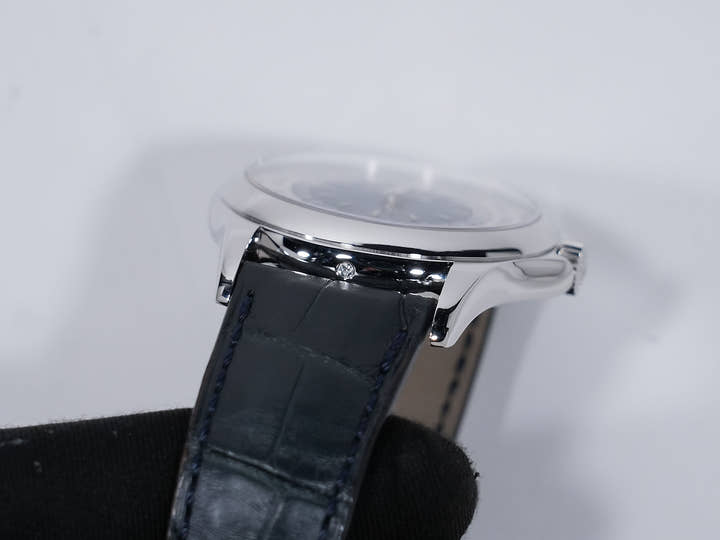 パテックフィリップ コンプリケーション ワールドタイム Ref.5130P-001 プラチナ シルバー/ブルー文字盤