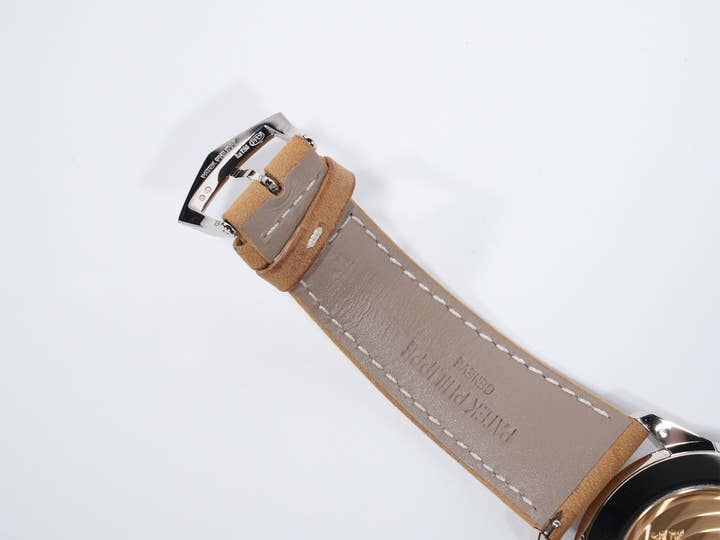 パテックフィリップ カラトラバ Ref.5226G-001 ホワイトゴールド ブラックグラデーションのテクスチャード ラック アントラサイト文字盤