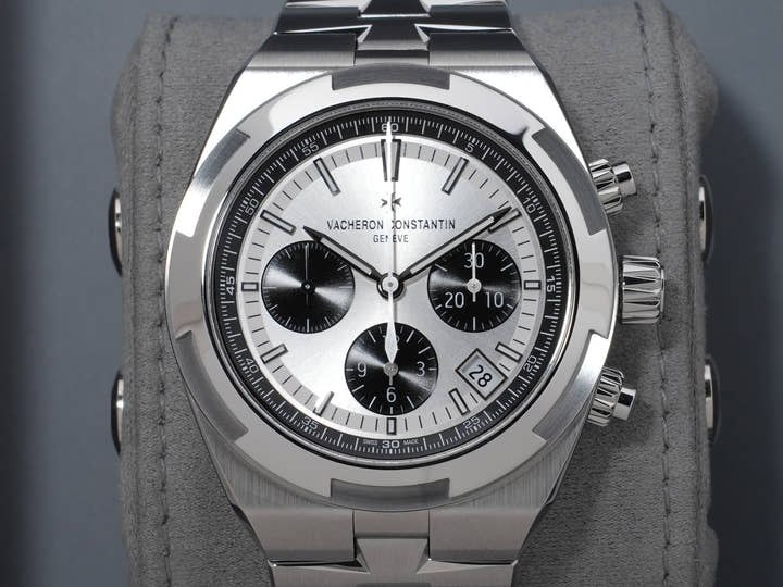 ヴァシュロンコンスタンタン オーヴァーシーズ クロノグラフ Ref.5520V/210A-B686 SS シルバー文字盤 美品 5imdq9bw