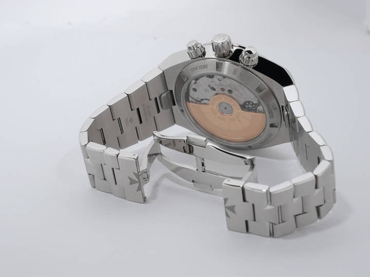 ヴァシュロンコンスタンタン オーヴァーシーズ クロノグラフ Ref.5520V/210A-B686 SS シルバー文字盤 美品 5imdq9bw