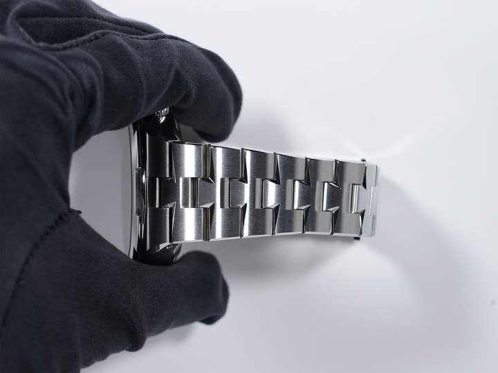 ヴァシュロンコンスタンタン オーヴァーシーズ クロノグラフ Ref.5520V/210A-B686 SS シルバー文字盤 美品 5imdq9bw