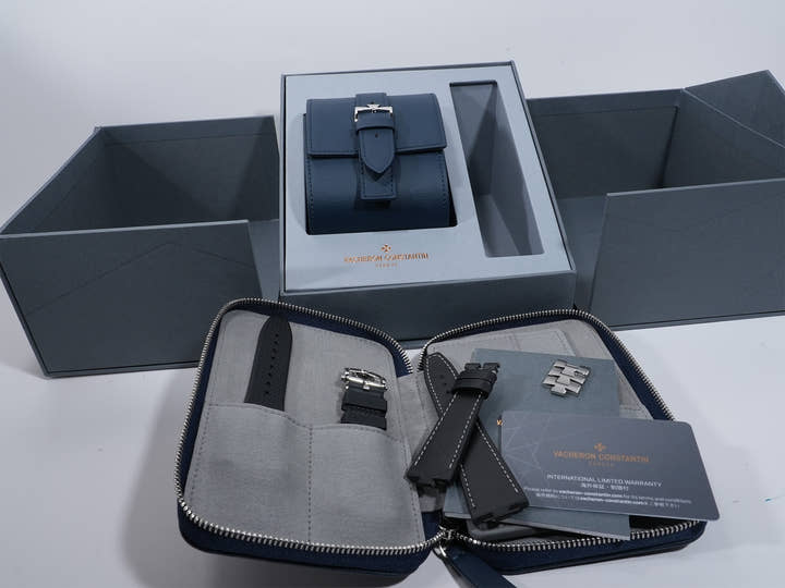 ヴァシュロンコンスタンタン オーヴァーシーズ クロノグラフ Ref.5520V/210A-B686 SS シルバー文字盤 美品 5imdq9bw