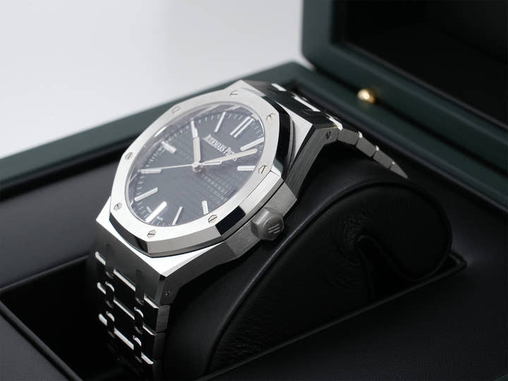 Audemars Piguet Royal Oak Ref. 15510ST.OO.1320ST.09 Stainless Steel Khaki Green Dial