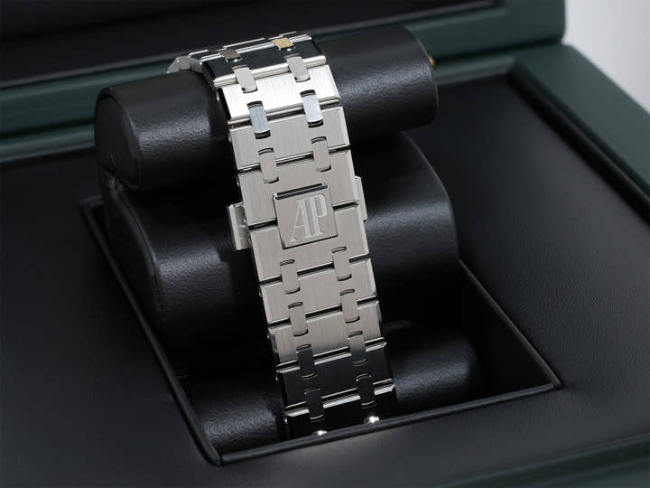 Audemars Piguet Royal Oak Ref. 15510ST.OO.1320ST.09 Stainless Steel Khaki Green Dial