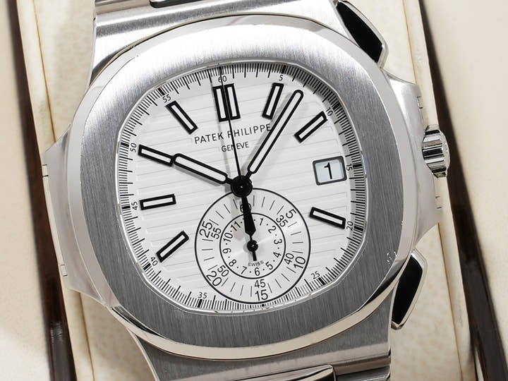 パテックフィリップ ノーチラス クロノグラフ Ref.5980/1A-019 ステンレススチール ホワイト文字盤