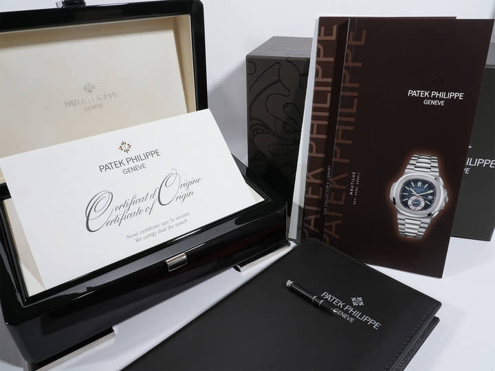 パテックフィリップ ノーチラス クロノグラフ Ref.5980/1A-019 ステンレススチール ホワイト文字盤