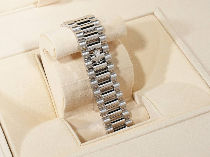 ロレックス デイデイト40 Ref.228206 プラチナ アイスブルー文字盤