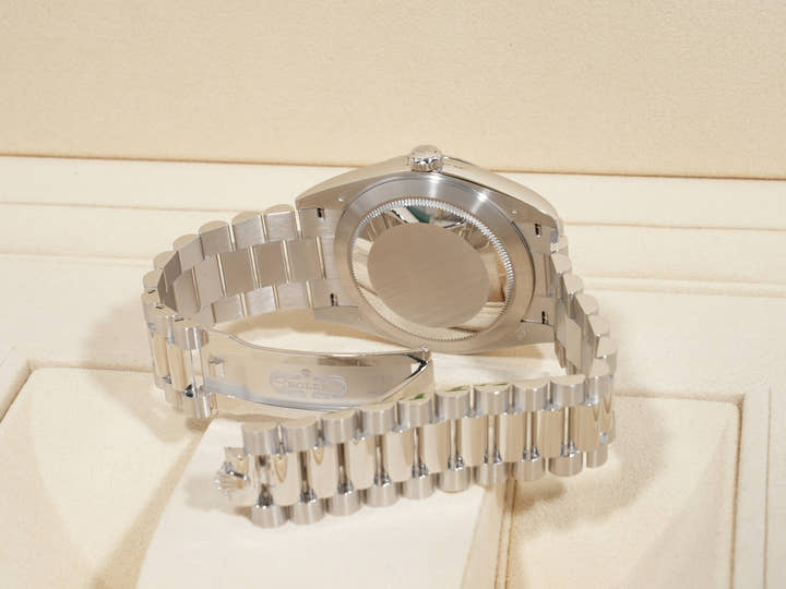 ロレックス デイデイト40 Ref.228206 プラチナ アイスブルー文字盤