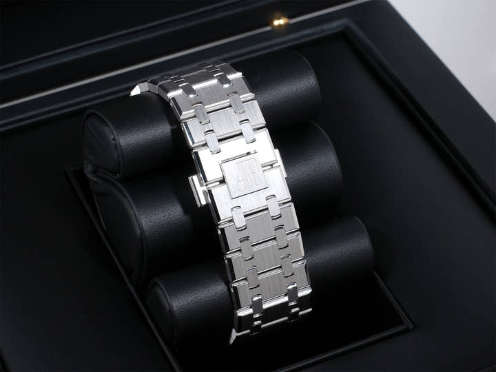 オーデマピゲ ロイヤルオーク クロノグラフ Ref.26239BC.OO.1220BC.01 ホワイトゴールド ブルー文字盤