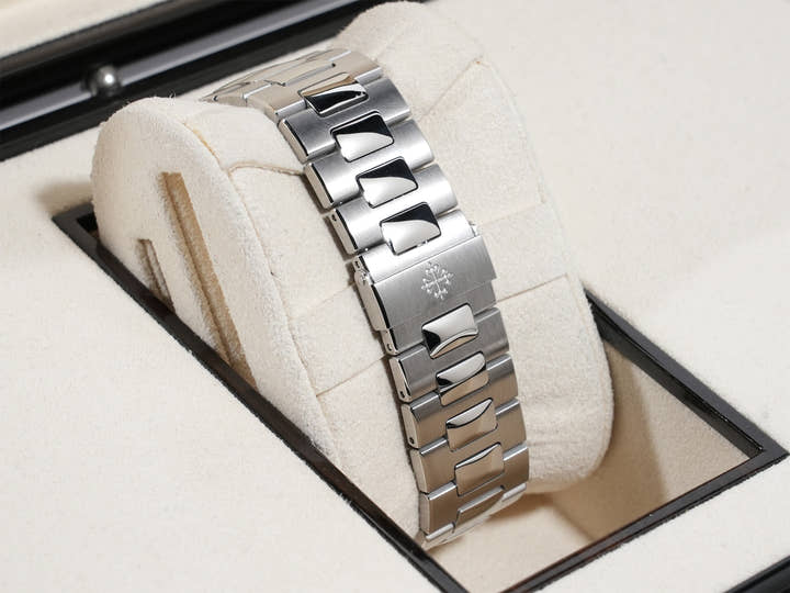 パテックフィリップ ノーチラス プチコンプリケーション Ref.5712/1A-001 ステンレススチール ブルー文字盤