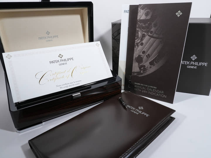 パテックフィリップ ノーチラス アニュアルカレンダー ムーンフェイズ Ref.5726/1A-014 ステンレススチール ブルー、ブラックグラデーション文字盤