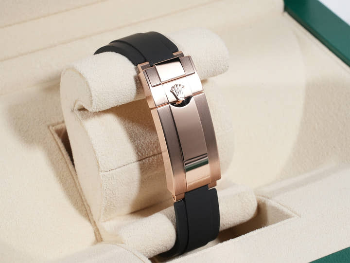 ロレックス デイトナ Ref.126515LN エバーローズゴールド ブライトブラックxサンダスト文字盤