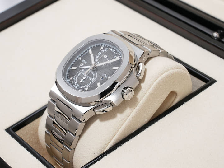 パテックフィリップ ノーチラス トラベルタイム クロノグラフ Ref.5990/1A-001 ステンレススチール ブラックグラデーション文字盤