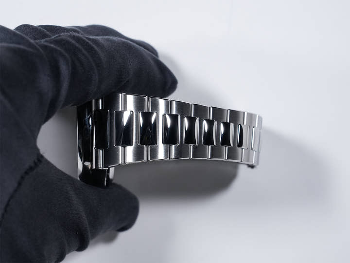 パテックフィリップ ノーチラス トラベルタイム クロノグラフ Ref.5990/1A-001 ステンレススチール ブラックグラデーション文字盤