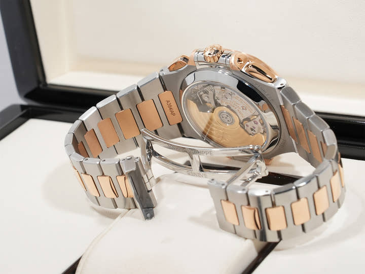 パテックフィリップ ノーチラス クロノグラフ Ref.5980/1AR-001 ステンレススチール/ローズゴールド ブルー文字盤