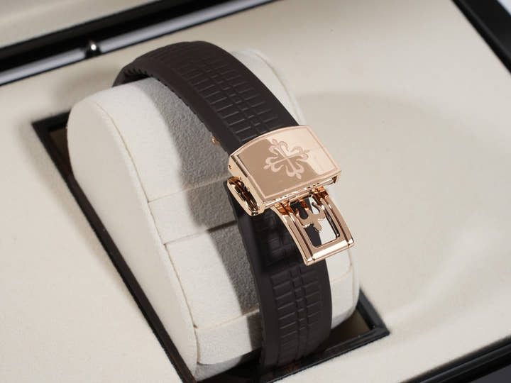 パテックフィリップ アクアノート Ref.5164R-001 ローズゴールド ブラウン エンボス文字盤