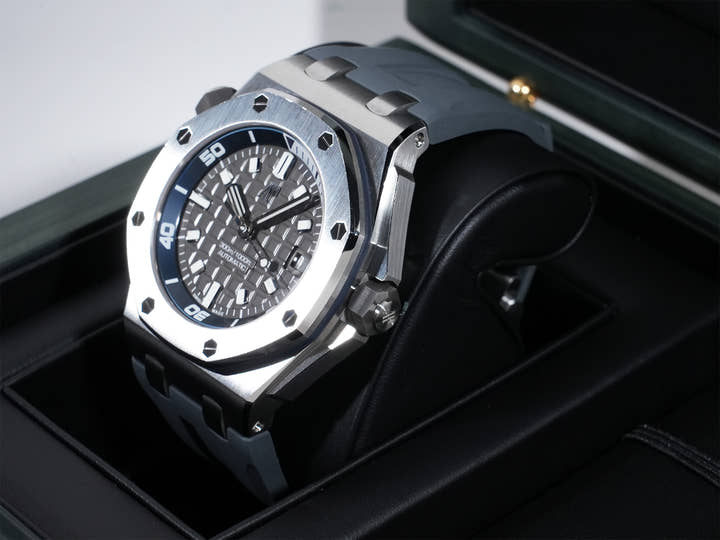 Audemars Piguet Royal Oak Offshore Diver Ref. 15720ST.OO.A009CA.01 Stainless Steel Gray Dial