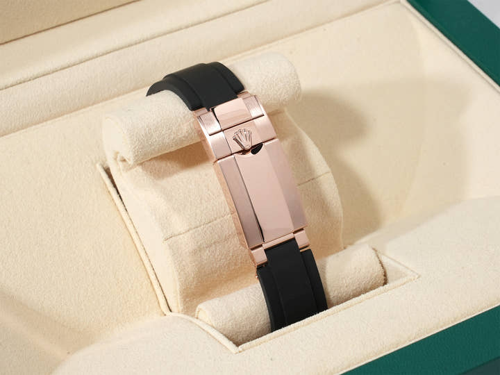 ロレックス デイトナ Ref.116515LN エバーローズゴールド ブラックxピンク文字盤