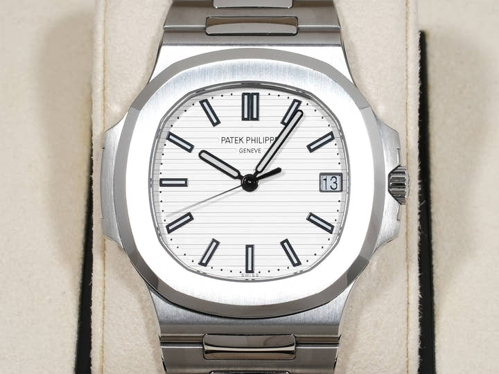 パテックフィリップ ノーチラス Ref.5711/1A-011 ステンレススチール ホワイト文字盤