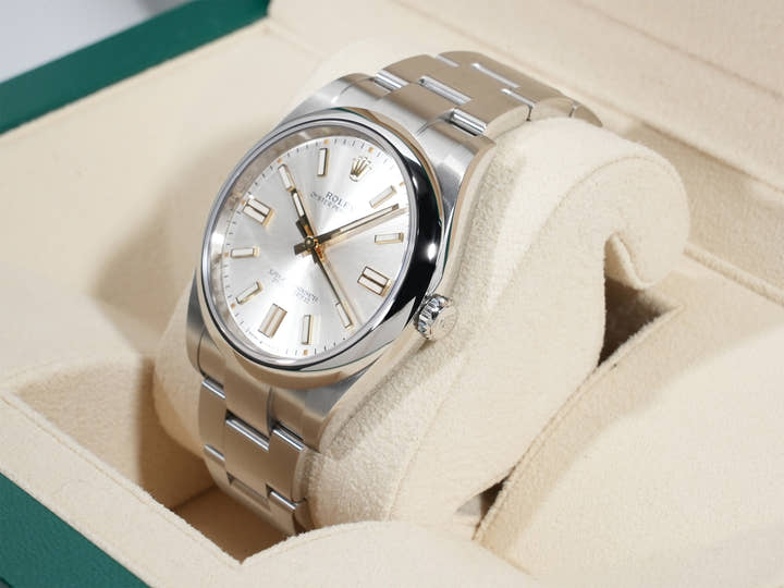 ロレックス オイスターパーペチュアル41 Ref.124300 ステンレススチール シルバー文字盤