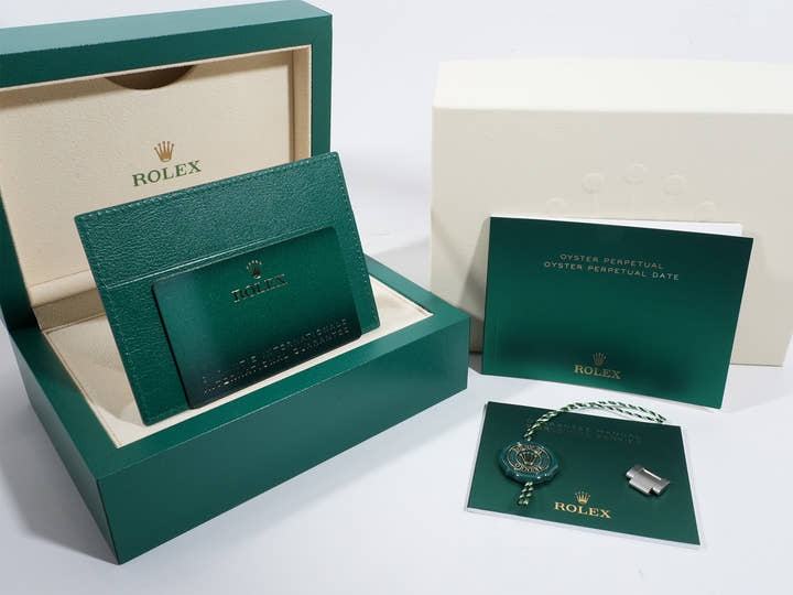 ロレックス オイスターパーペチュアル41 Ref.124300 ステンレススチール シルバー文字盤