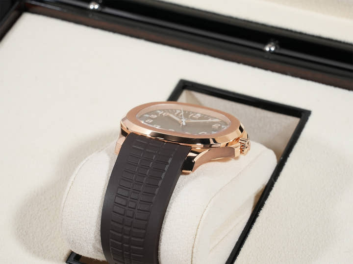 パテックフィリップ アクアノート Ref.5167R-001 ローズゴールド ブラウン文字盤