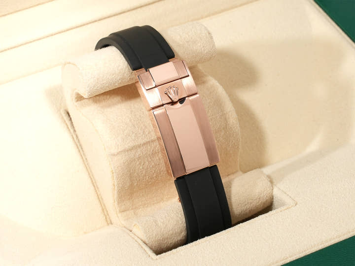 ロレックス デイトナ Ref.116515LN エバーローズゴールド ブラックxピンク文字盤