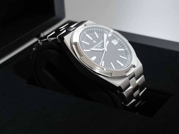 Vacheron Constantin Overseas Ref.4500V/110A-B483 SS Black Dial Used aj29xmsn