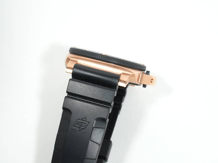 パネライ サブマーシブル ゴールドテック オロカーボ Ref.PAM01070 カーボテック×ゴールドテック ブラック文字盤 中古 sc63y2e4