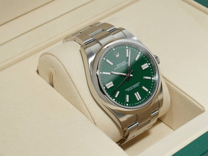 ロレックス オイスターパーペチュアル41 Ref.124300 ステンレススチール グリーン文字盤